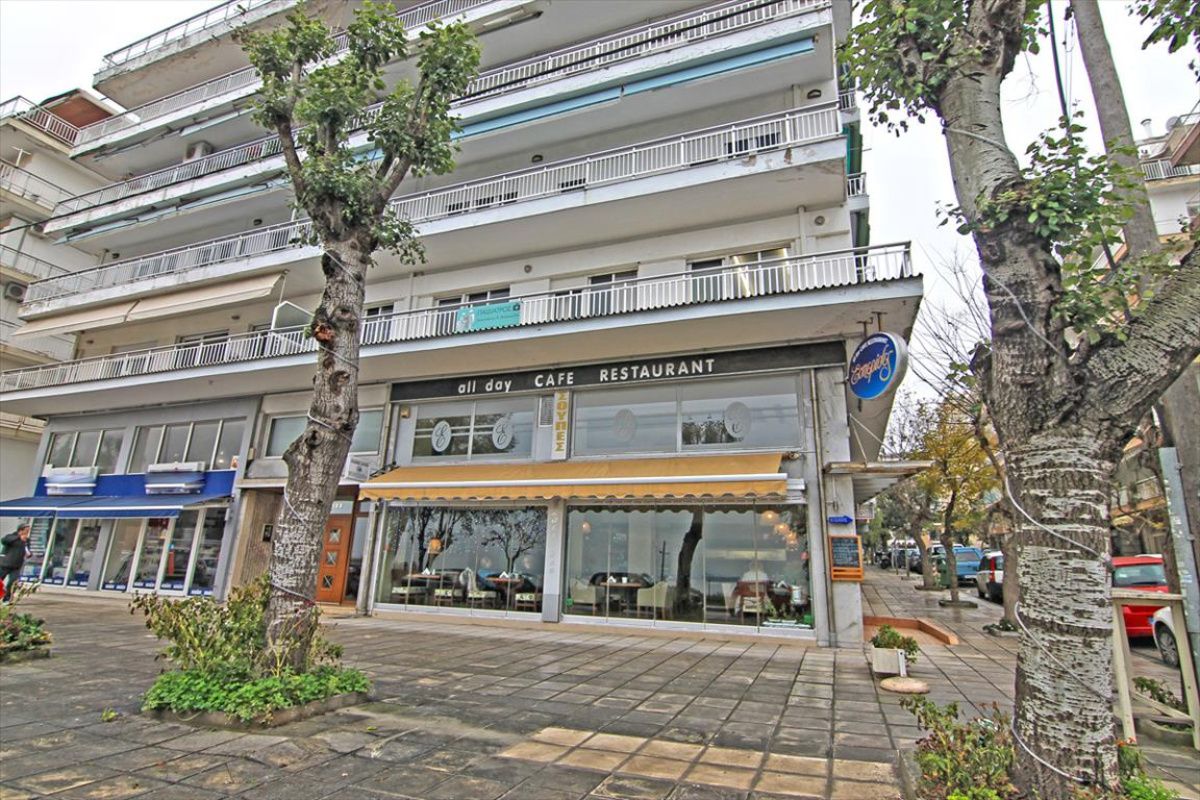 Commercial property in Thessaloniki, Greece, 250 sq.m - picture 1