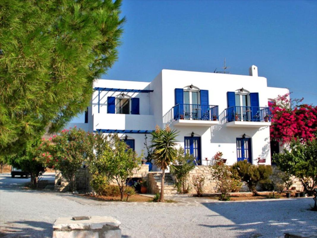 Commercial property on Paros, Greece, 400 sq.m - picture 1