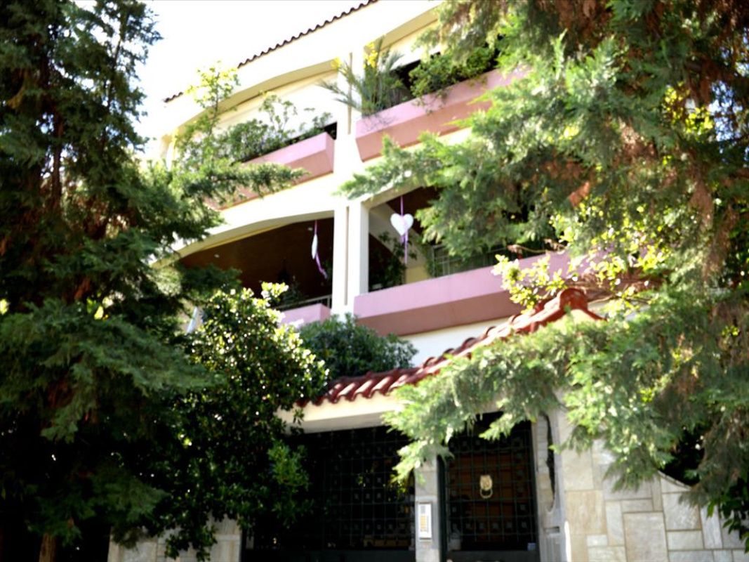Commercial property in Athens, Greece, 695 sq.m - picture 1