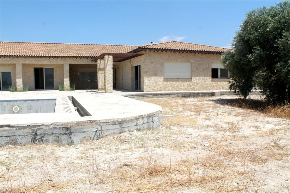 House in Limassol, Cyprus, 500 sq.m - picture 1