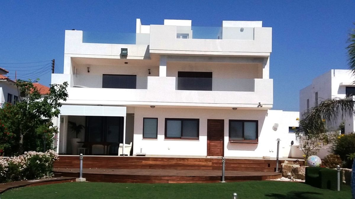 Haus in Larnaka, Zypern, 600 m2 - Foto 1
