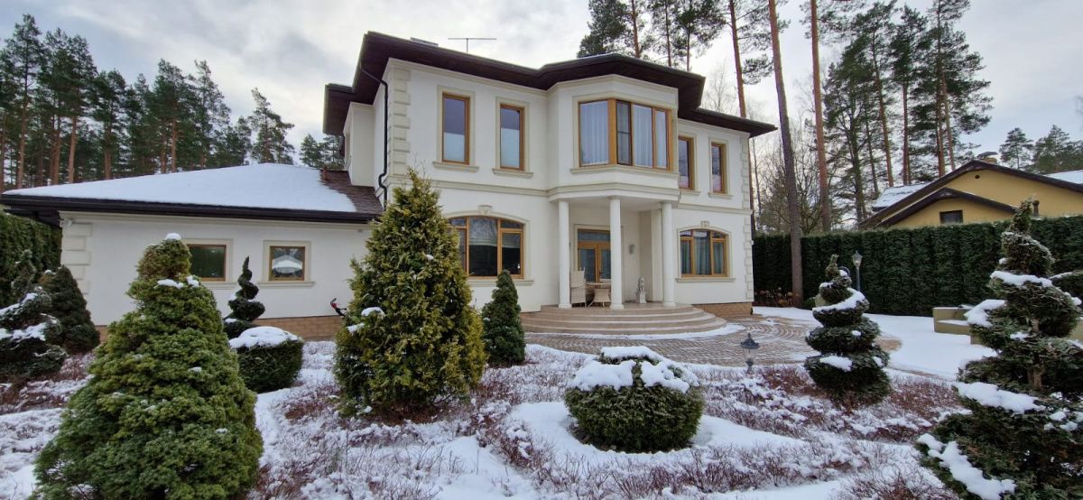Casa en Distrito de Riga, Letonia, 320 m2 - imagen 1