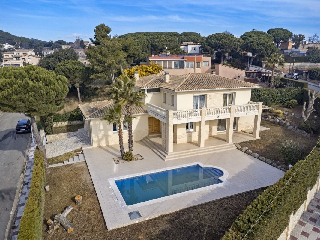 House on Costa Brava, Spain, 349 sq.m - picture 1