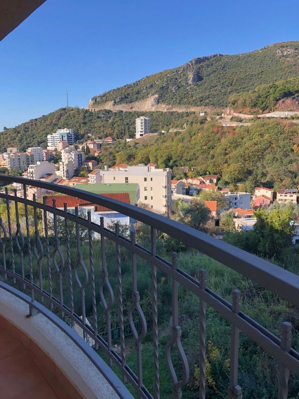 Wohnung in Becici, Montenegro, 106 m2 - Foto 1