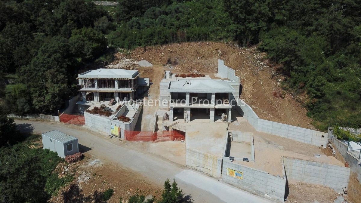 Commercial apartment building in Kuljace, Montenegro, 2 200 sq.m - picture 1