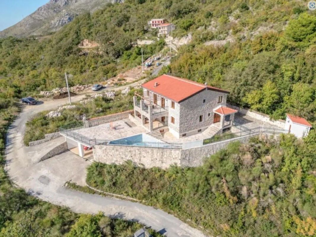 Casa en Petrovac, Montenegro, 466 m2 - imagen 1
