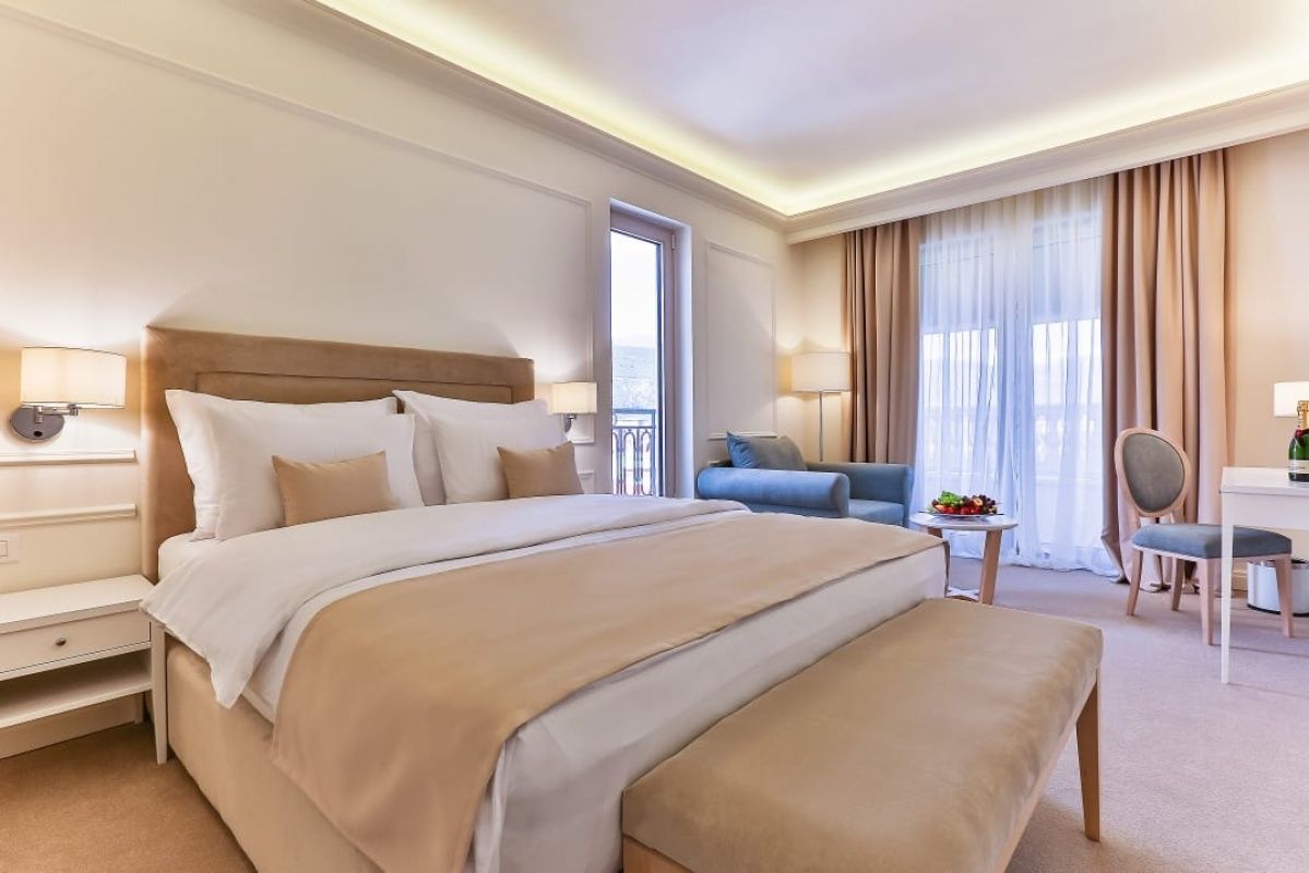 Hotel en Budva, Montenegro, 2 480 m2 - imagen 1