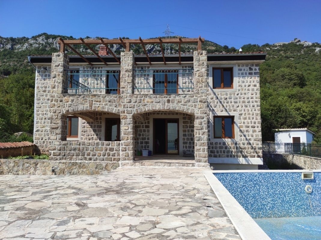 Casa en Petrovac, Montenegro, 309 m2 - imagen 1