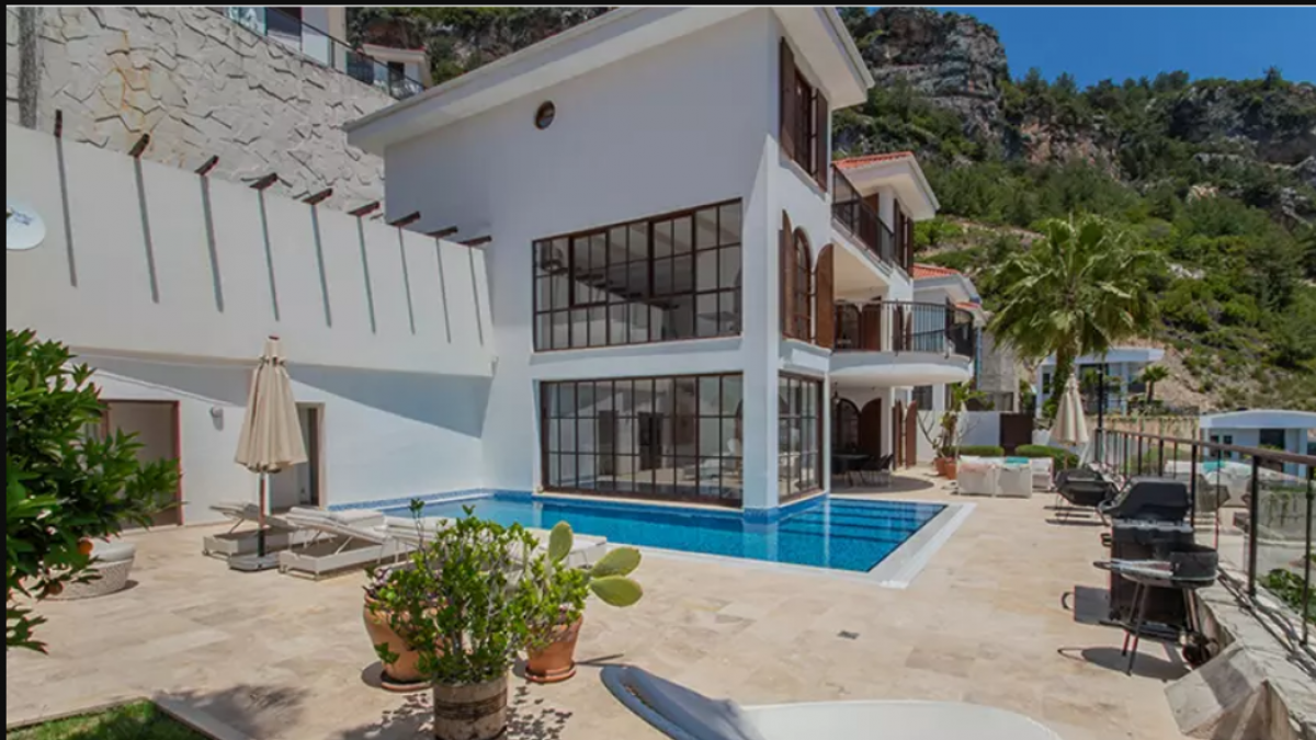 House in Alanya, Turkey, 390 sq.m - picture 1