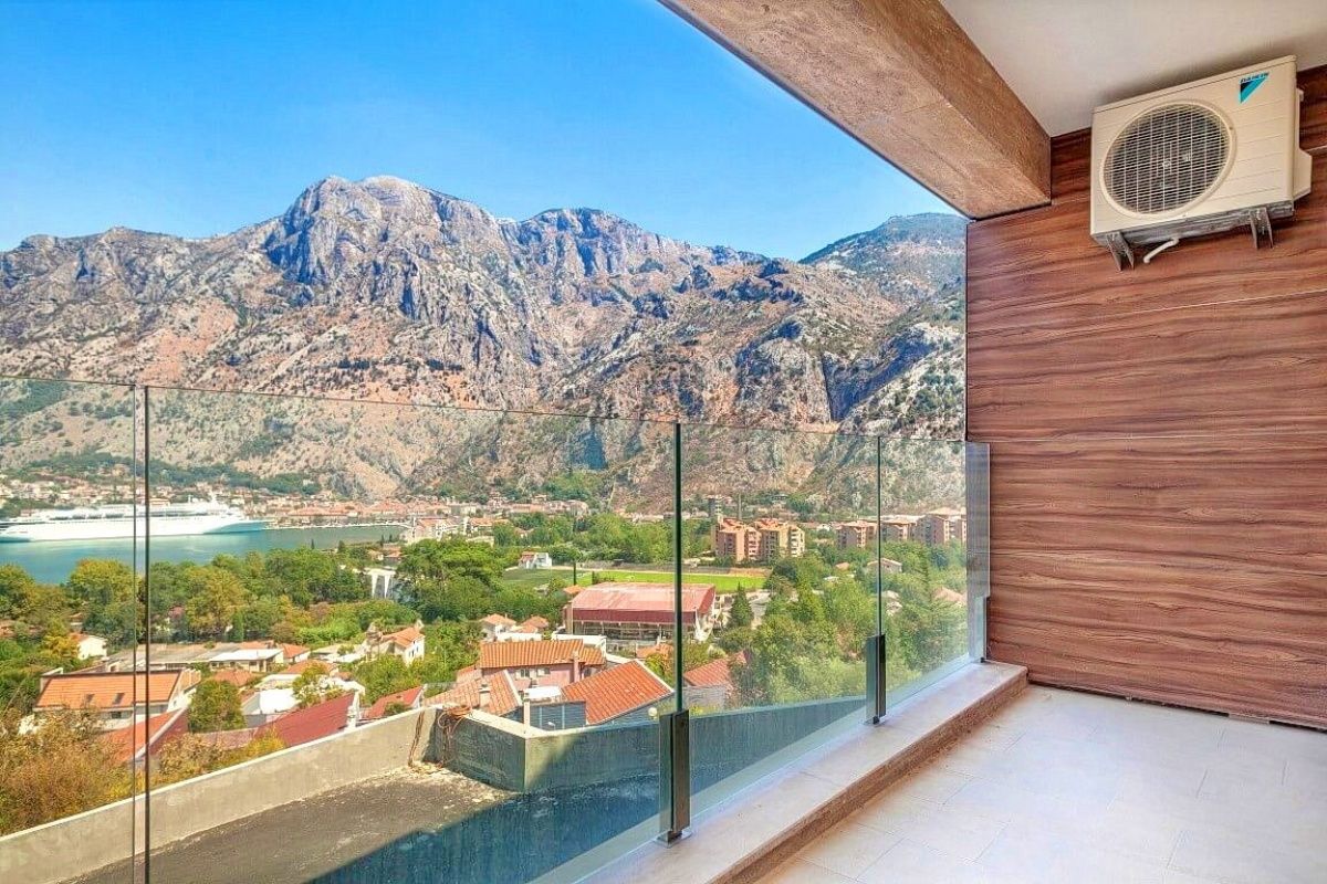 Wohnung in Kotor, Montenegro, 150 m2 - Foto 1