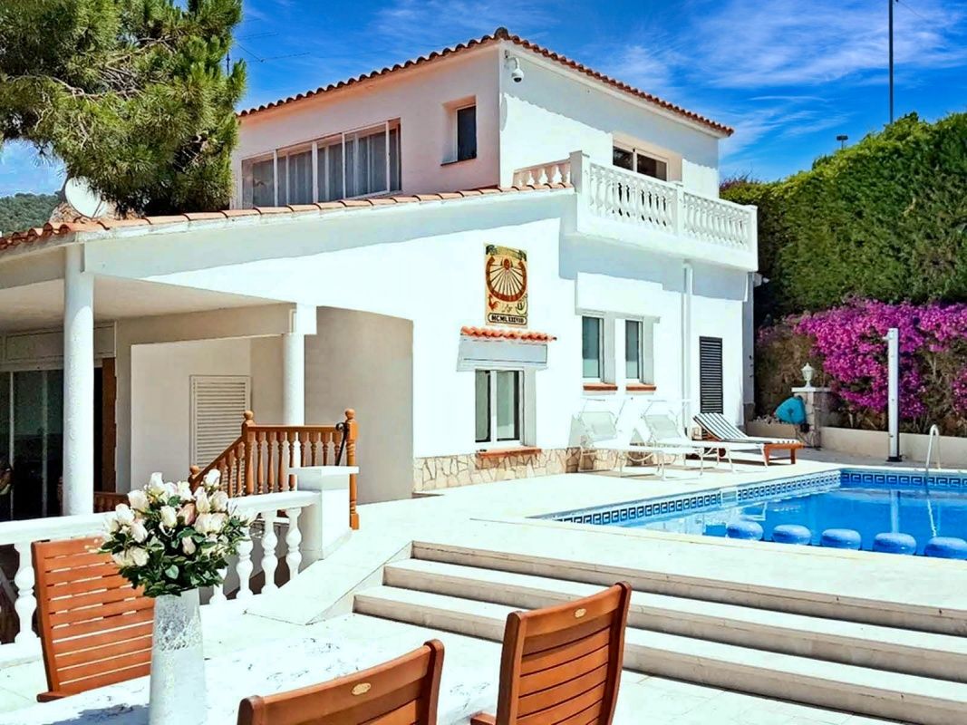 House on Costa Brava, Spain, 696 sq.m - picture 1