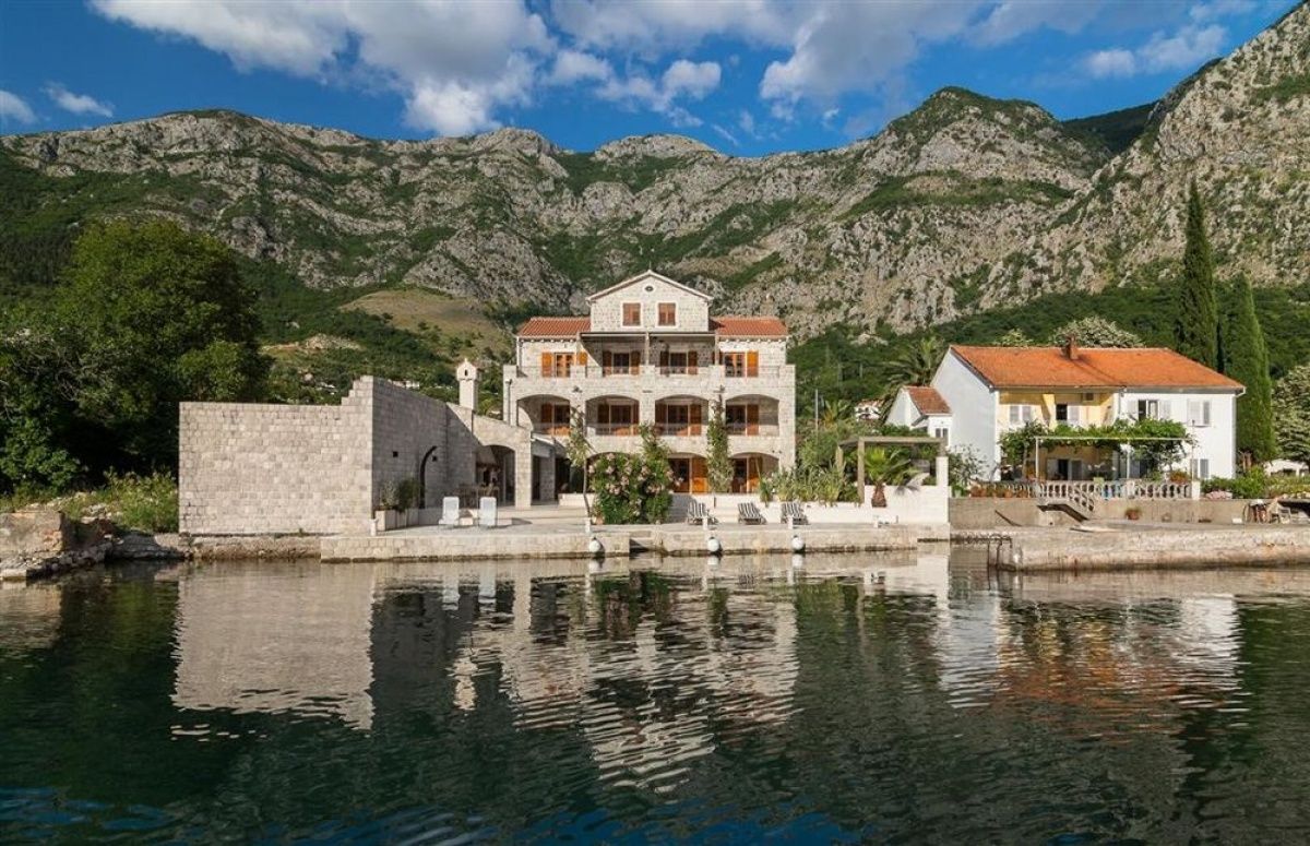 Casa en Risan, Montenegro, 554 m2 - imagen 1