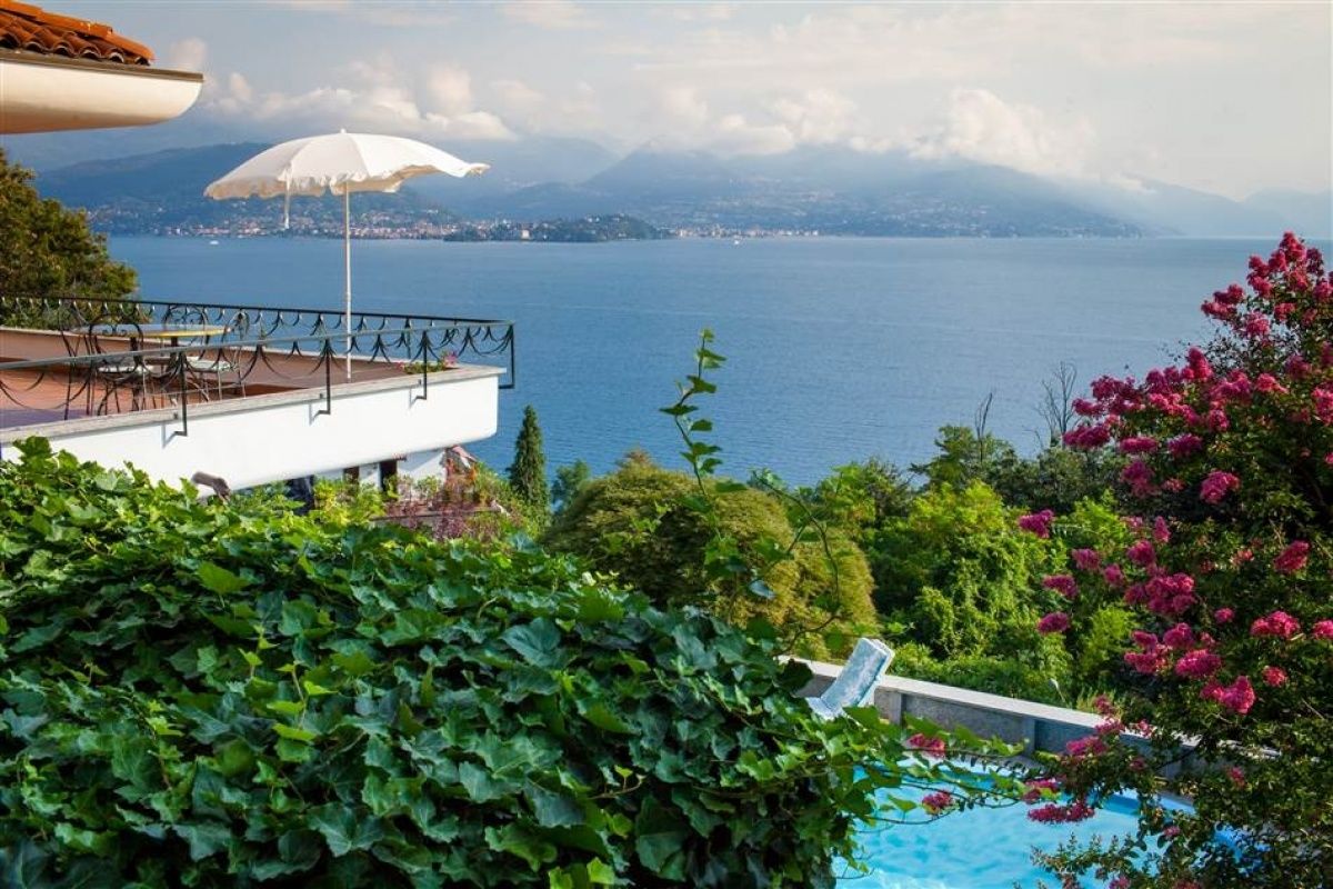 House in Stresa, Italy, 380 sq.m - picture 1