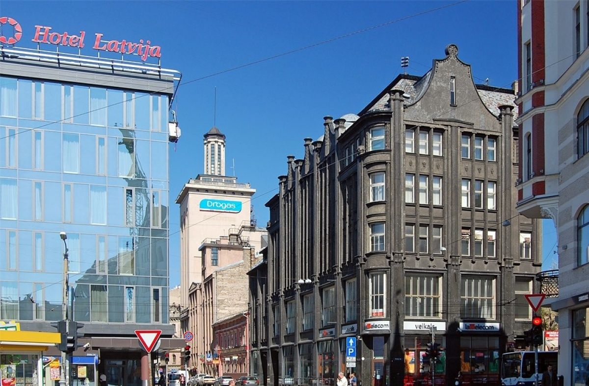 Commercial apartment building in Riga, Latvia, 2 482 sq.m - picture 1