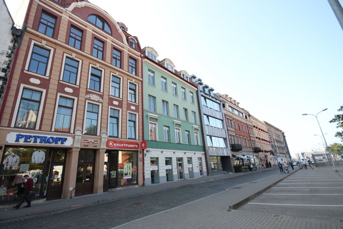 Investment project in Riga, Latvia, 254 sq.m - picture 1