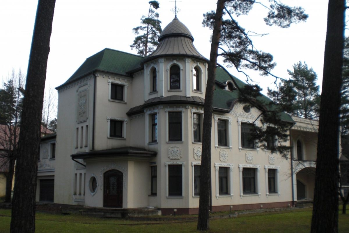 Maison à Riga, Lettonie, 1 200 m2 - image 1