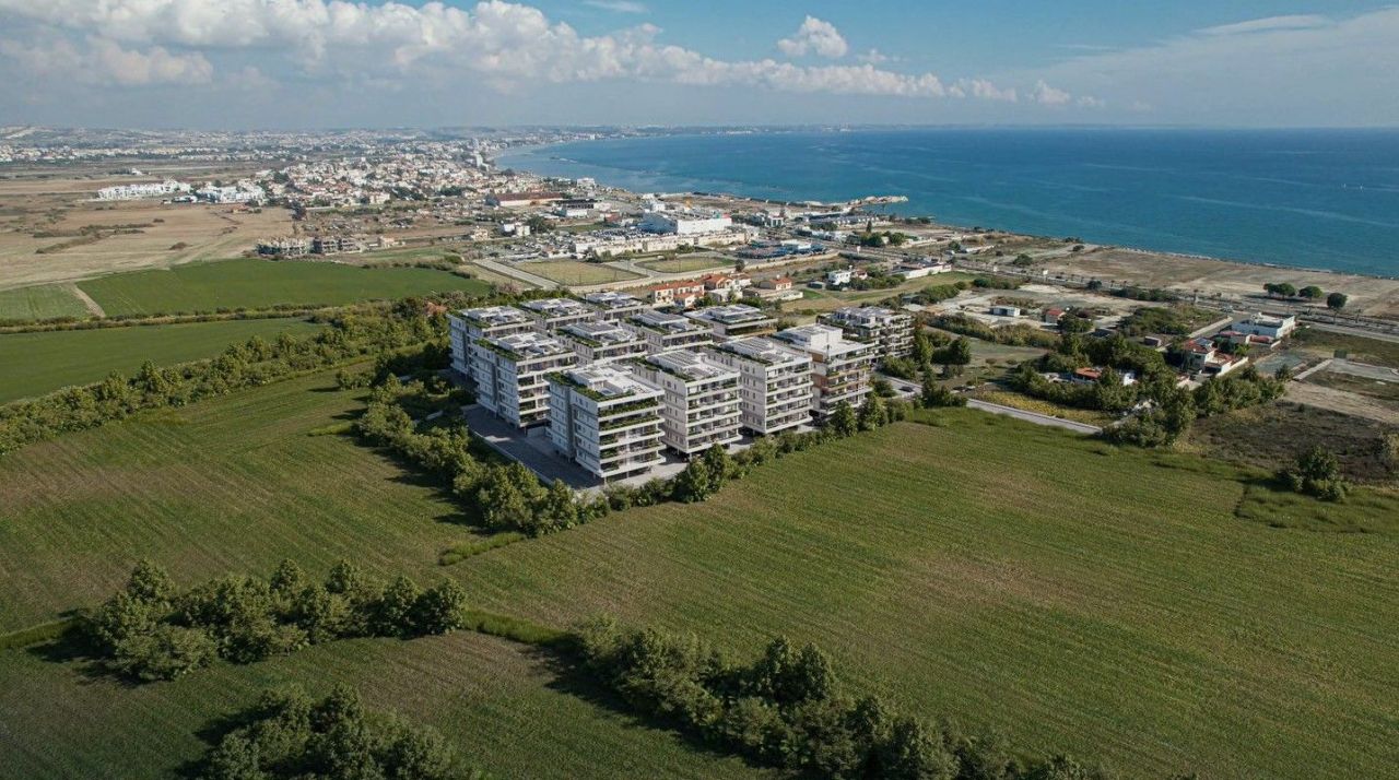Apartment in Larnaca, Cyprus, 64 sq.m - picture 1