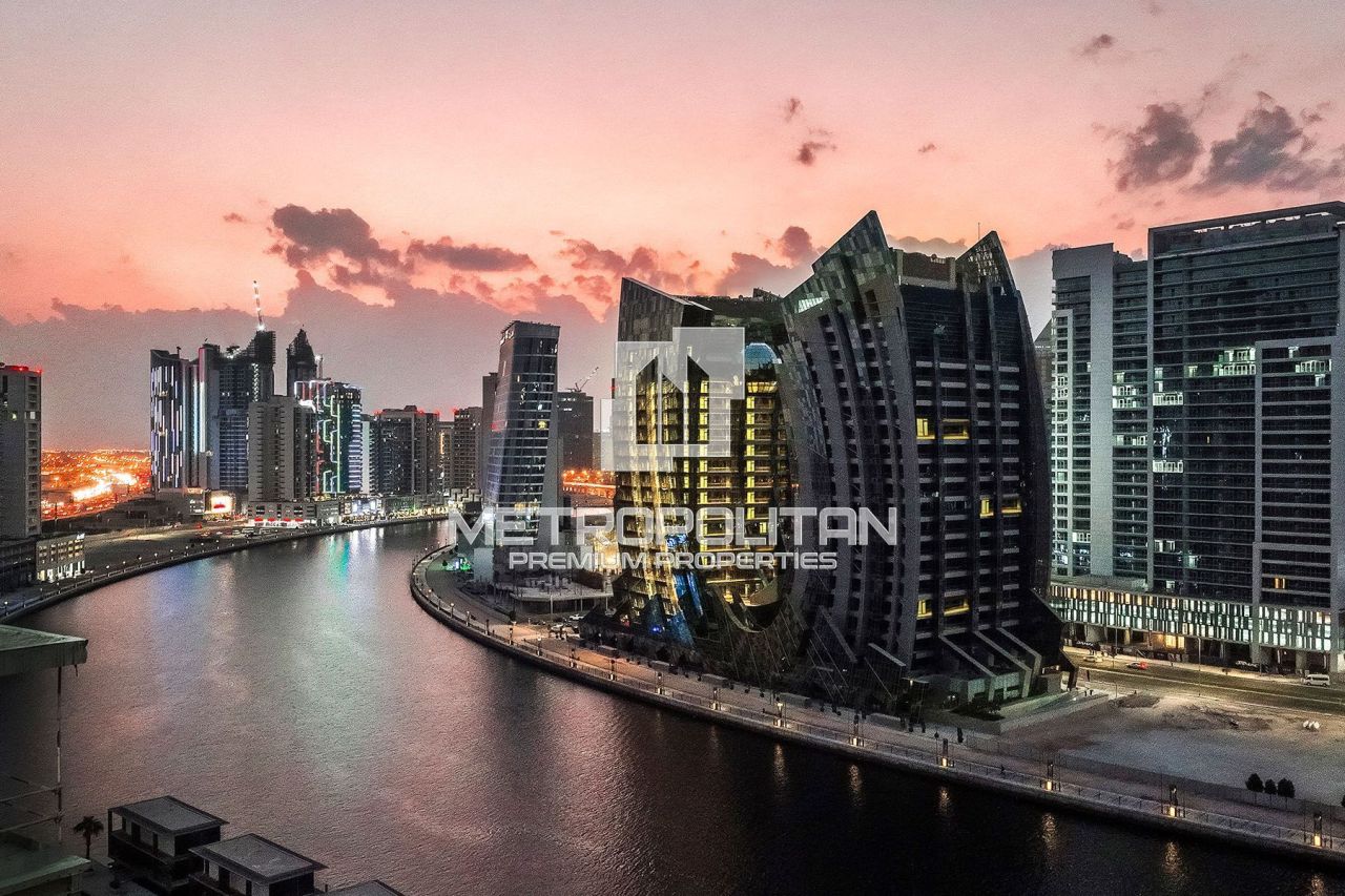 Apartment in Dubai, UAE, 265 sq.m - picture 1