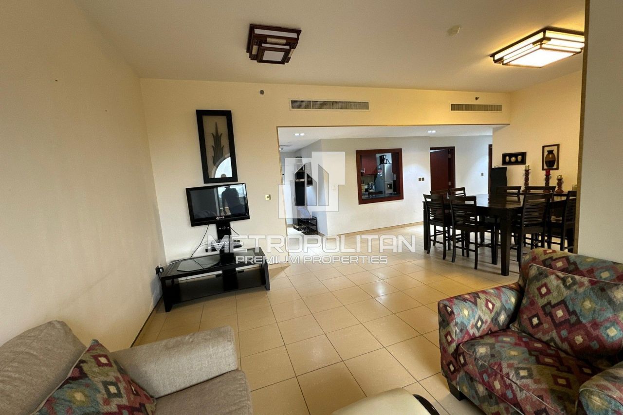 Apartment in Dubai, UAE, 177 sq.m - picture 1