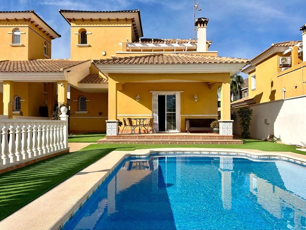 Villa in Orihuela Costa, Spanien, 157 m2 - Foto 1