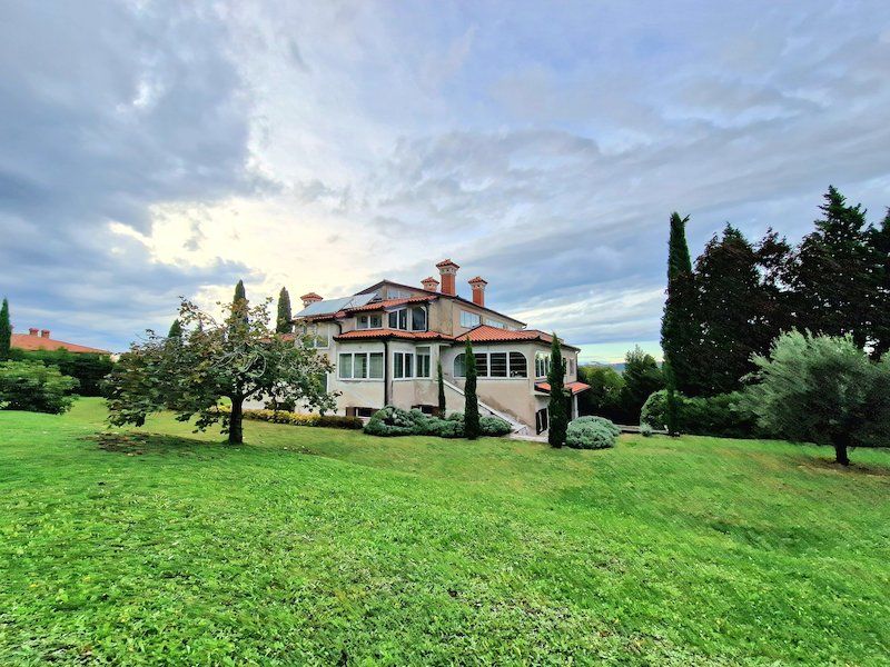 House in Koper, Slovenia, 753 sq.m - picture 1