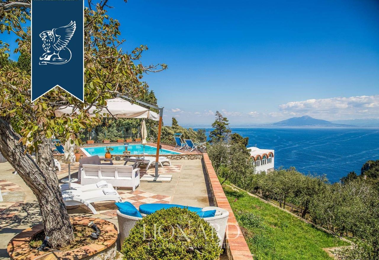 Villa in Capri, Italy, 500 sq.m - picture 1