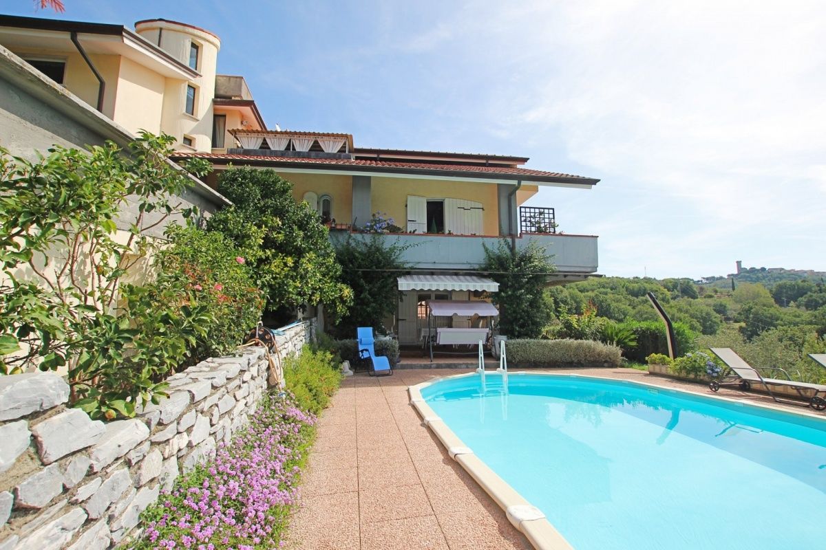 House in La Spezia, Italy, 570 sq.m - picture 1