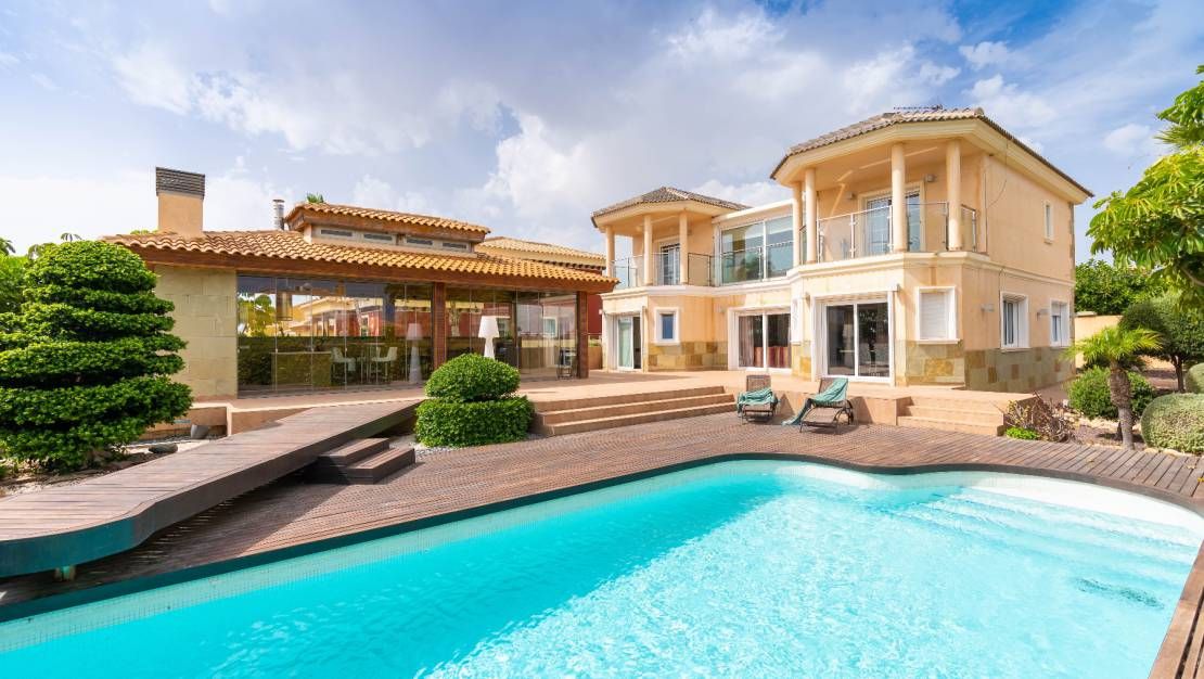 Villa à Torrevieja, Espagne, 480 m2 - image 1