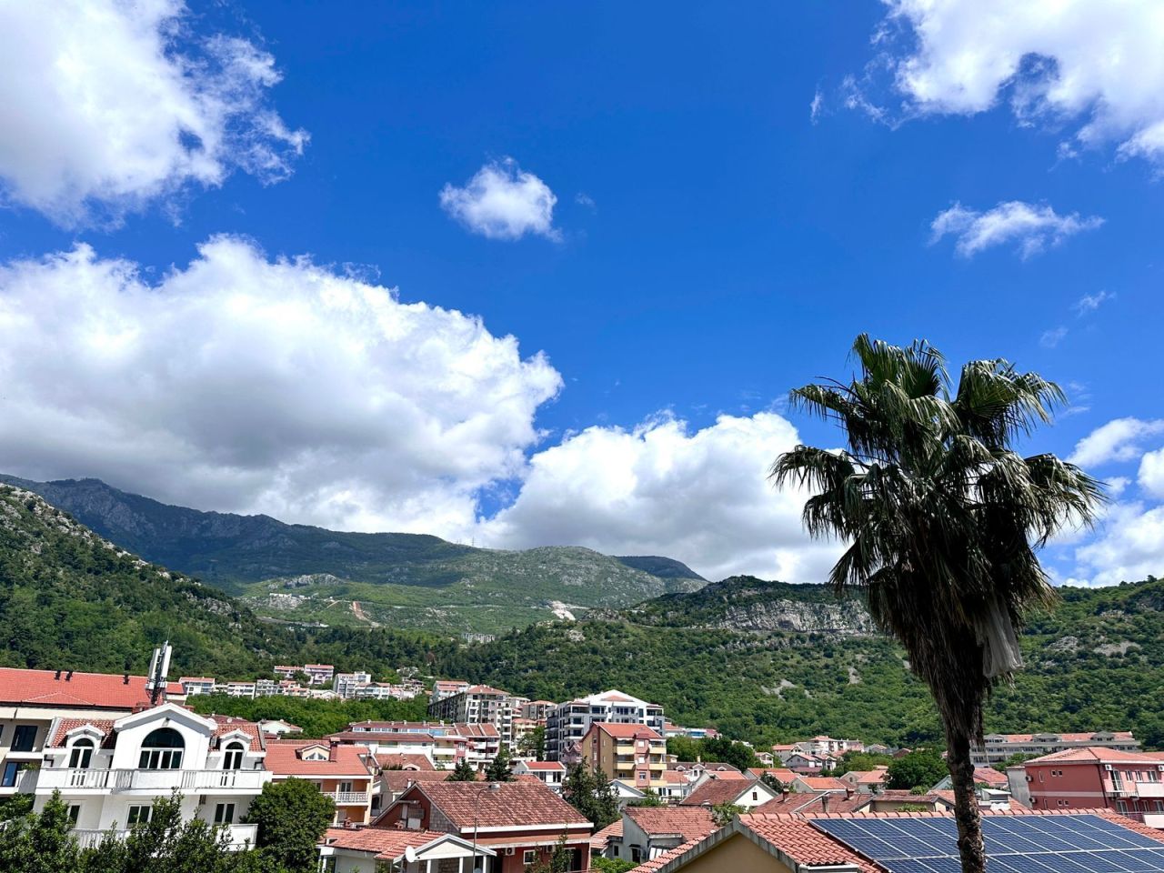 Piso en Budva, Montenegro, 106 m2 - imagen 1