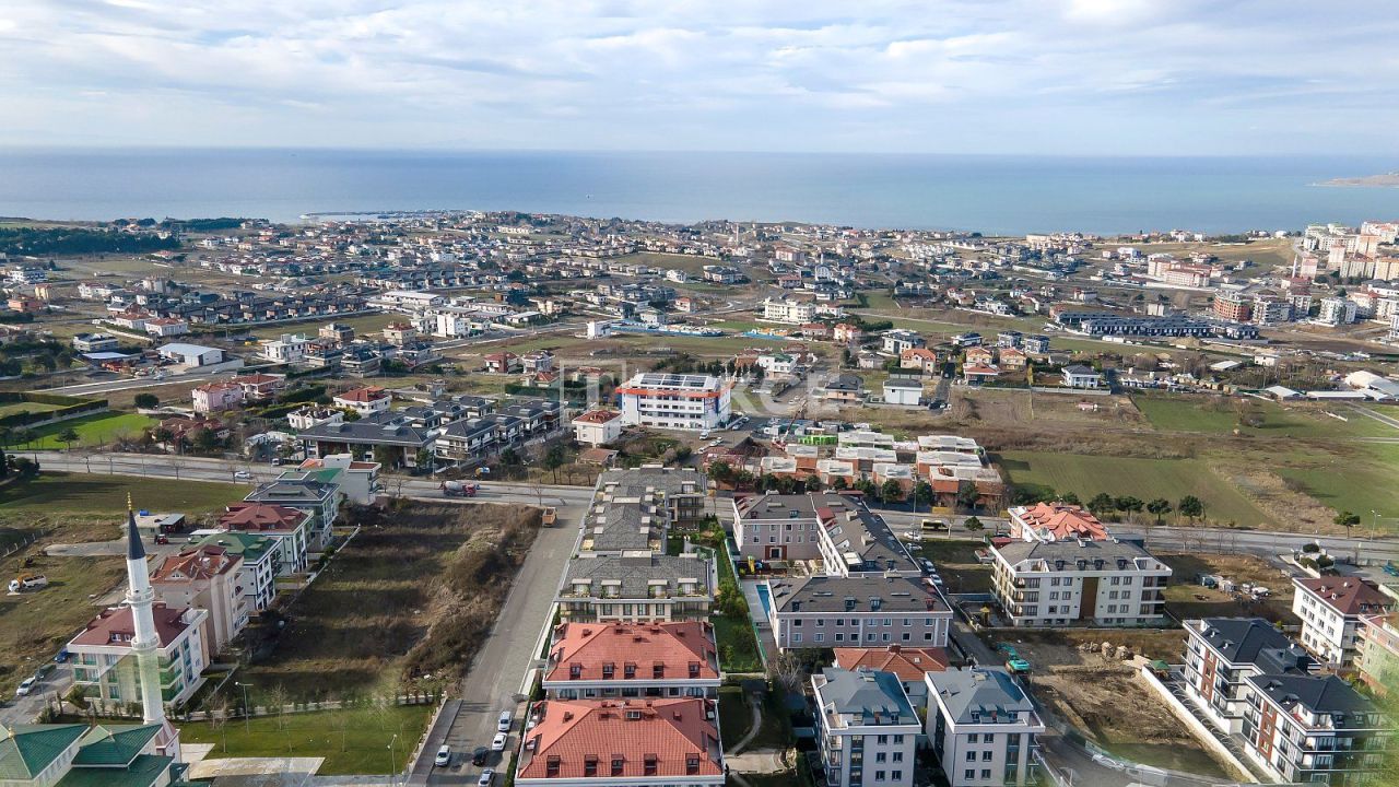 Apartment in Beylikduzu, Turkey, 138 sq.m - picture 1