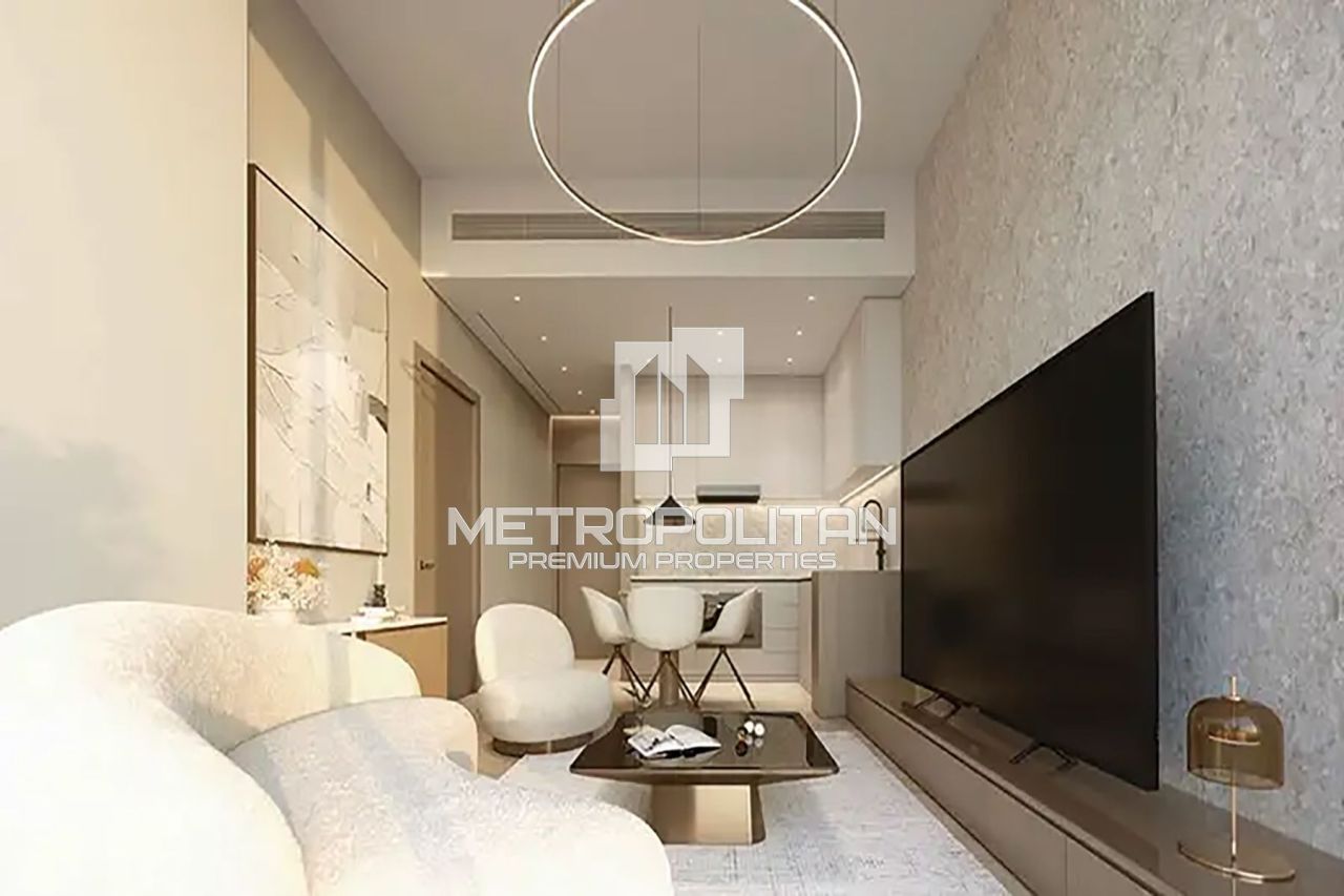 Apartment in Dubai, UAE, 35 sq.m - picture 1