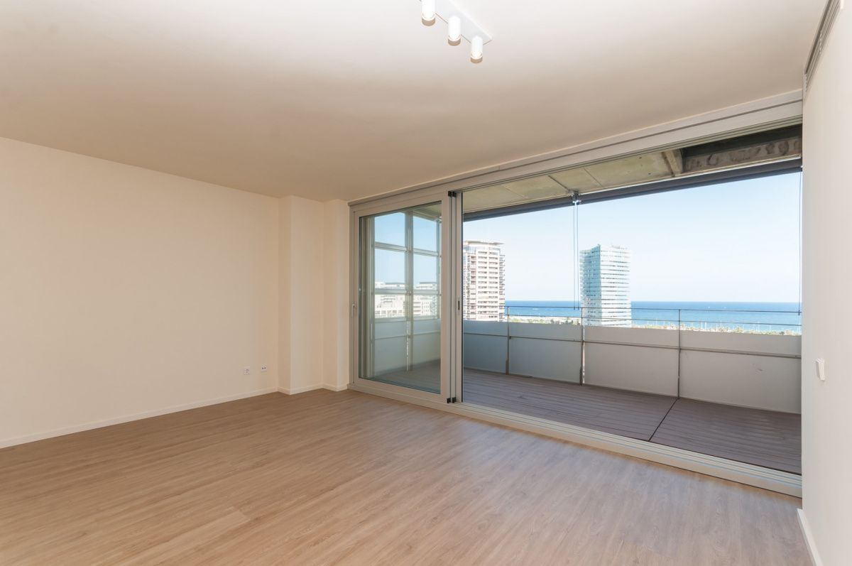 Flat in Barcelona, Spain, 104 sq.m - picture 1