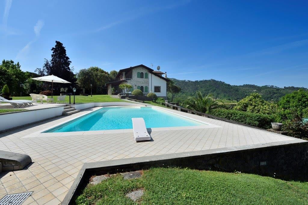 Villa en Camaiore, Italia, 350 m2 - imagen 1