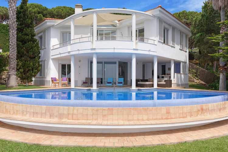 Villa in Lloret de Mar, Spain, 300 sq.m - picture 1
