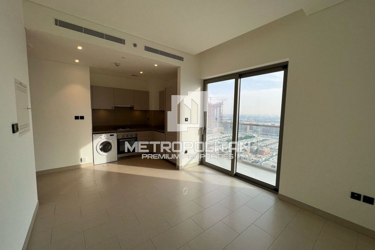 Apartment in Dubai, UAE, 49 sq.m - picture 1