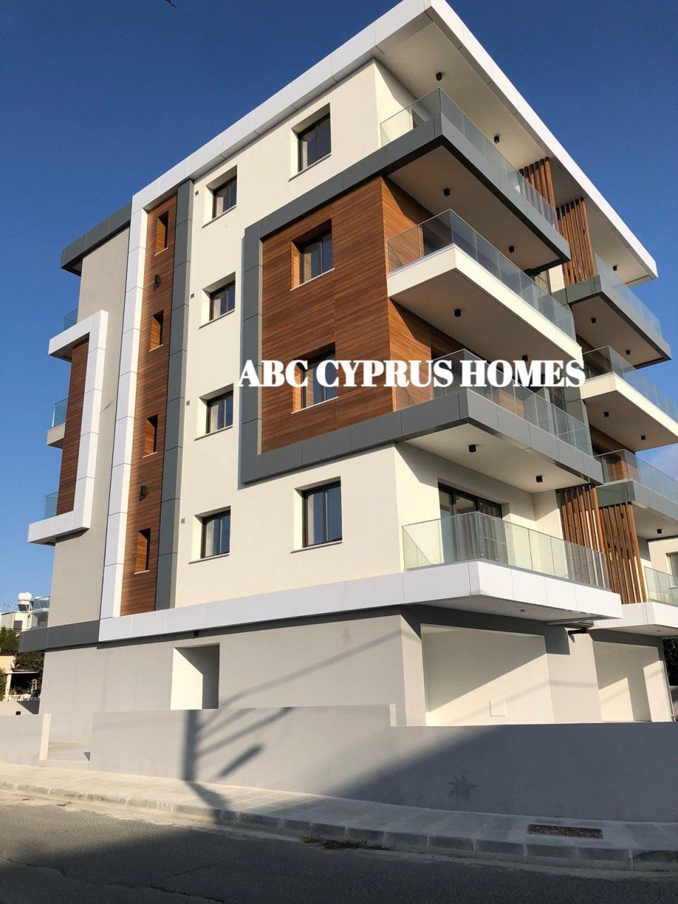 Commercial apartment building in Paphos, Cyprus, 525 sq.m - picture 1
