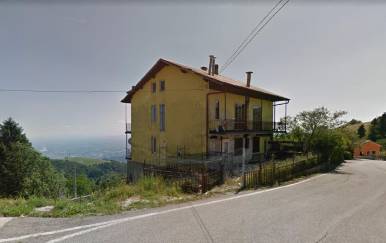 House Bassano del Grappa, Italy, 600 sq.m - picture 1
