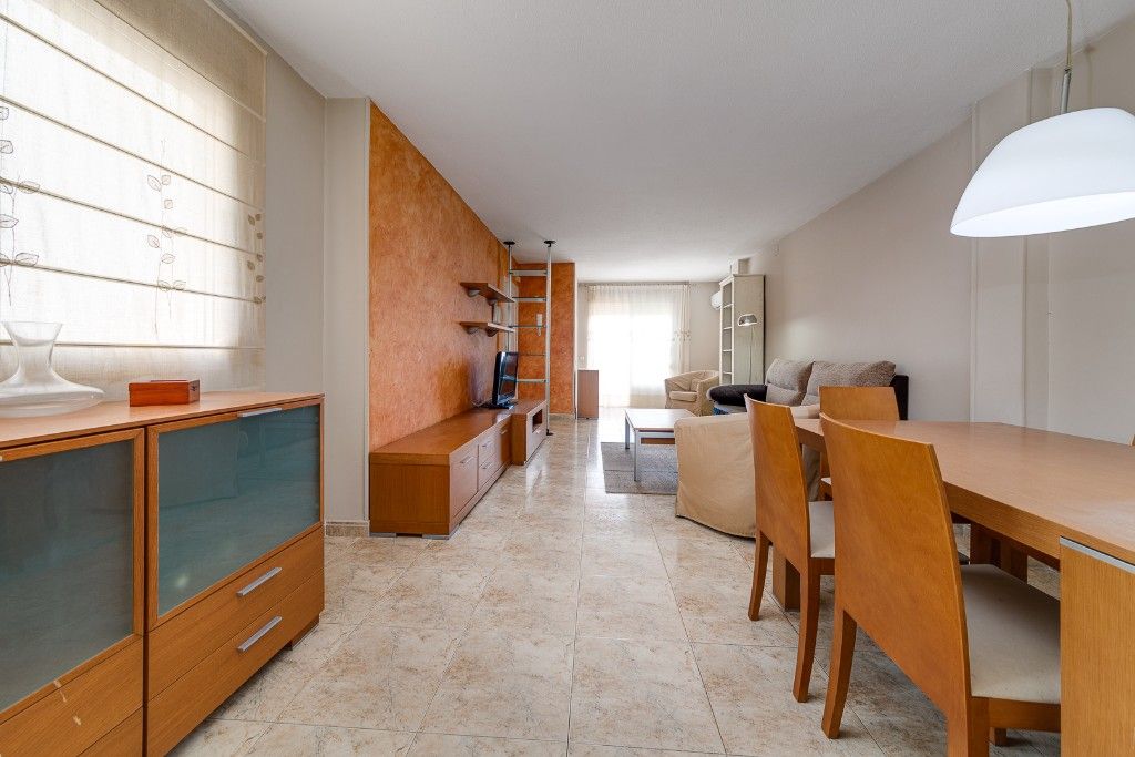 Apartment in Torrevieja, Spain, 100 sq.m - picture 1