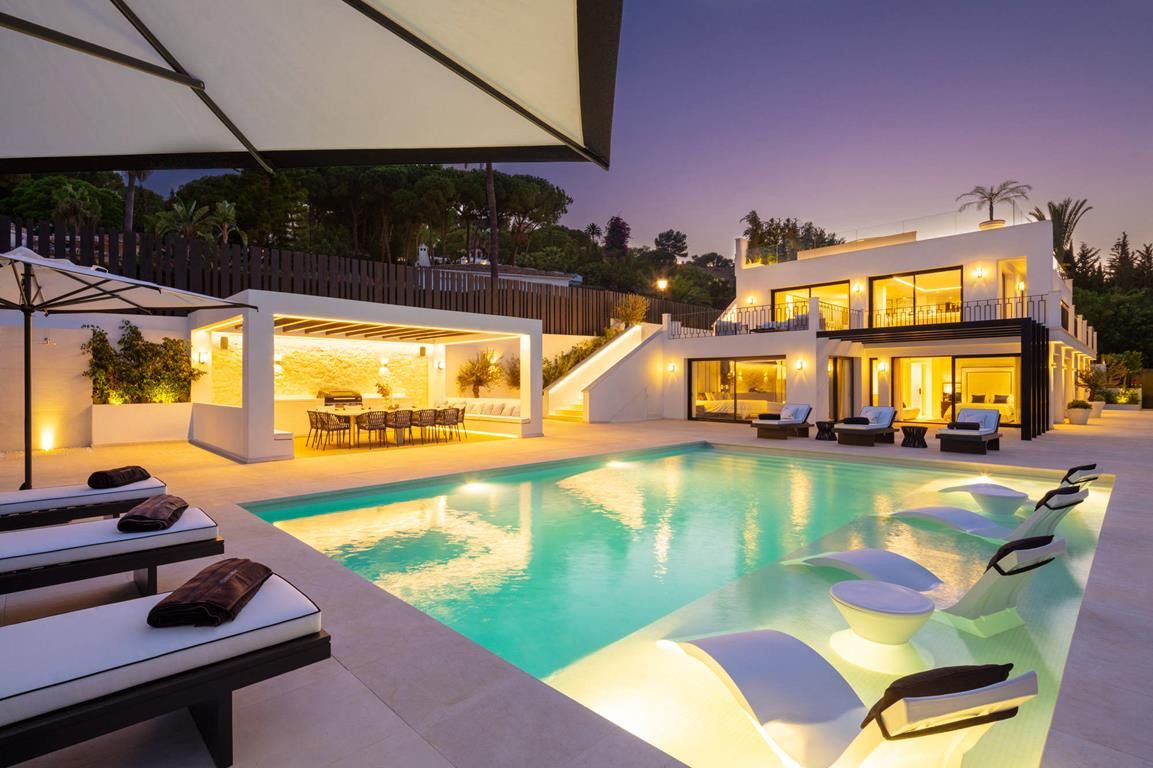 Villa in Marbella, Spain, 619 sq.m - picture 1