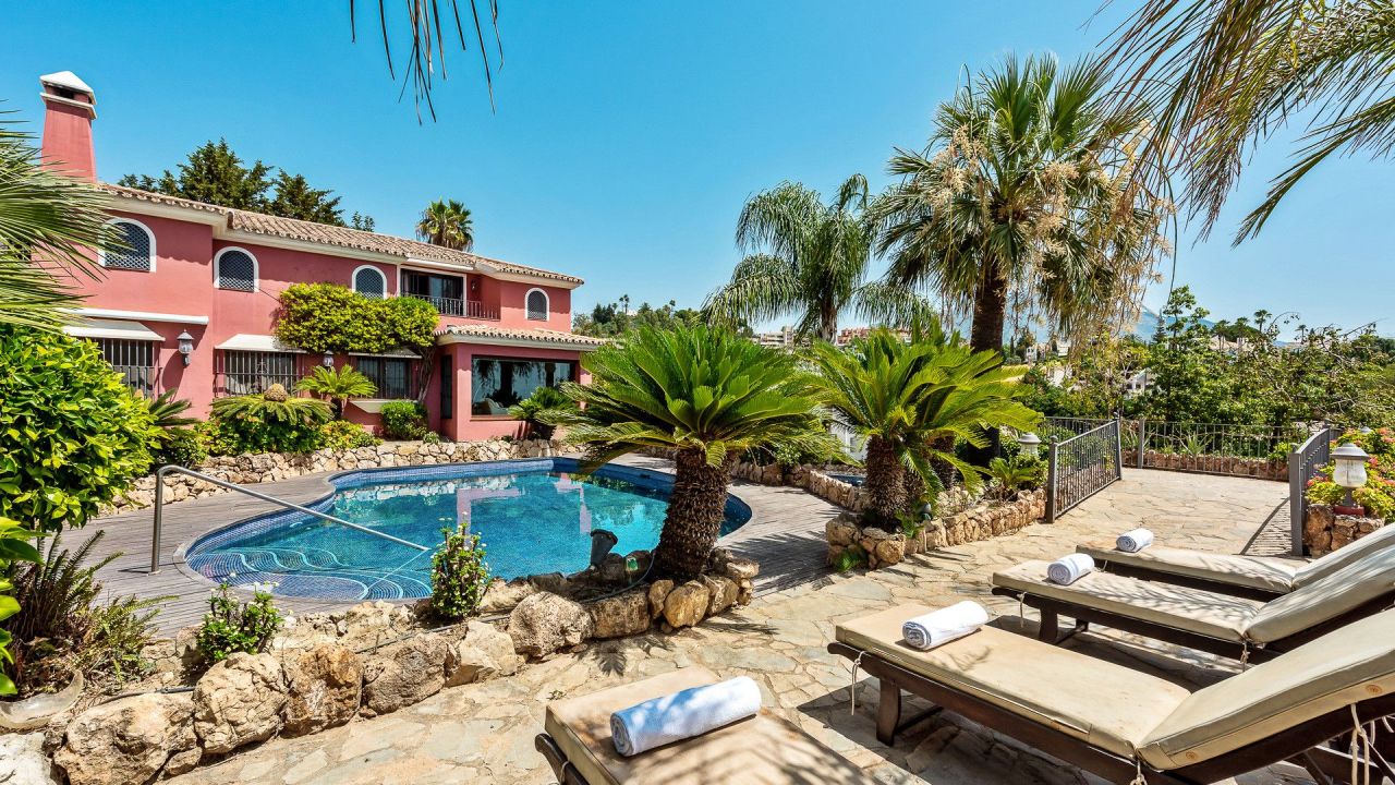 Villa in Marbella, Spanien, 684 m2 - Foto 1