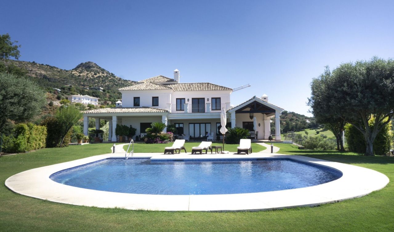 Villa in Benahavis, Spain, 700 sq.m - picture 1