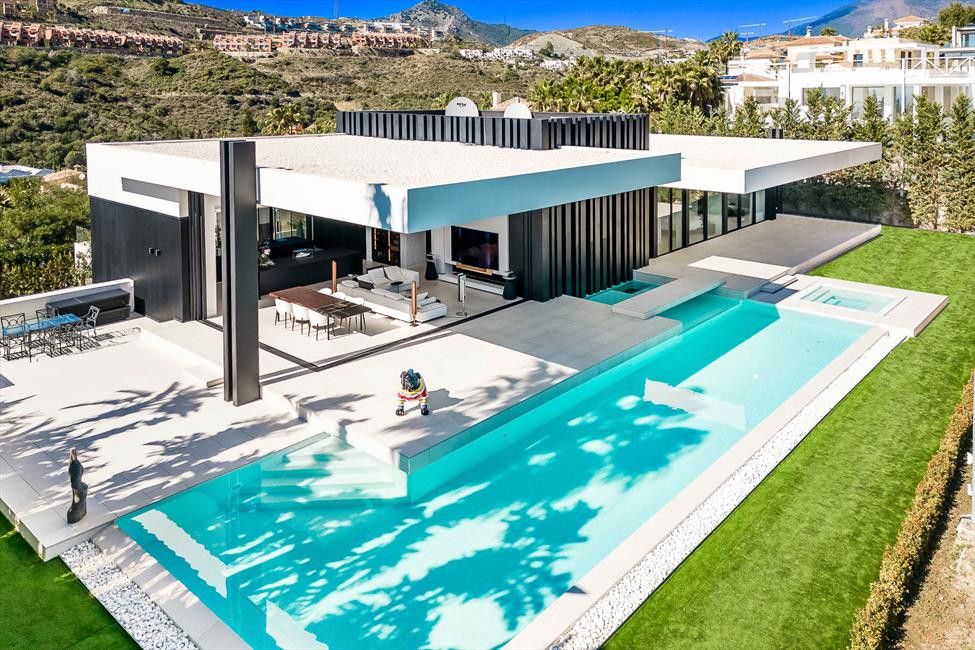 Villa en Benahavis, España, 967 m2 - imagen 1