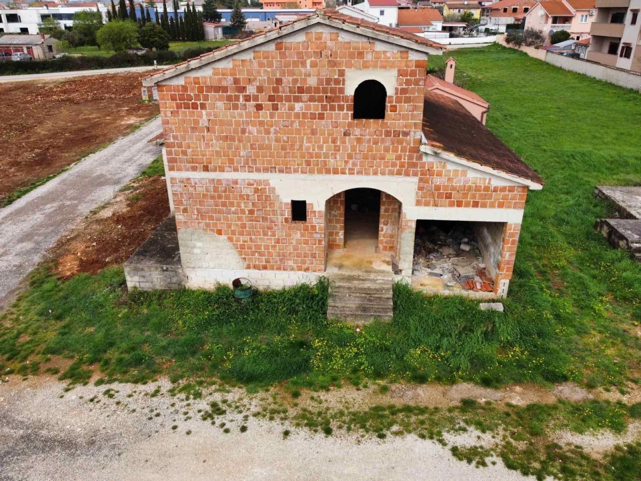 House in Pula, Croatia, 200 sq.m - picture 1