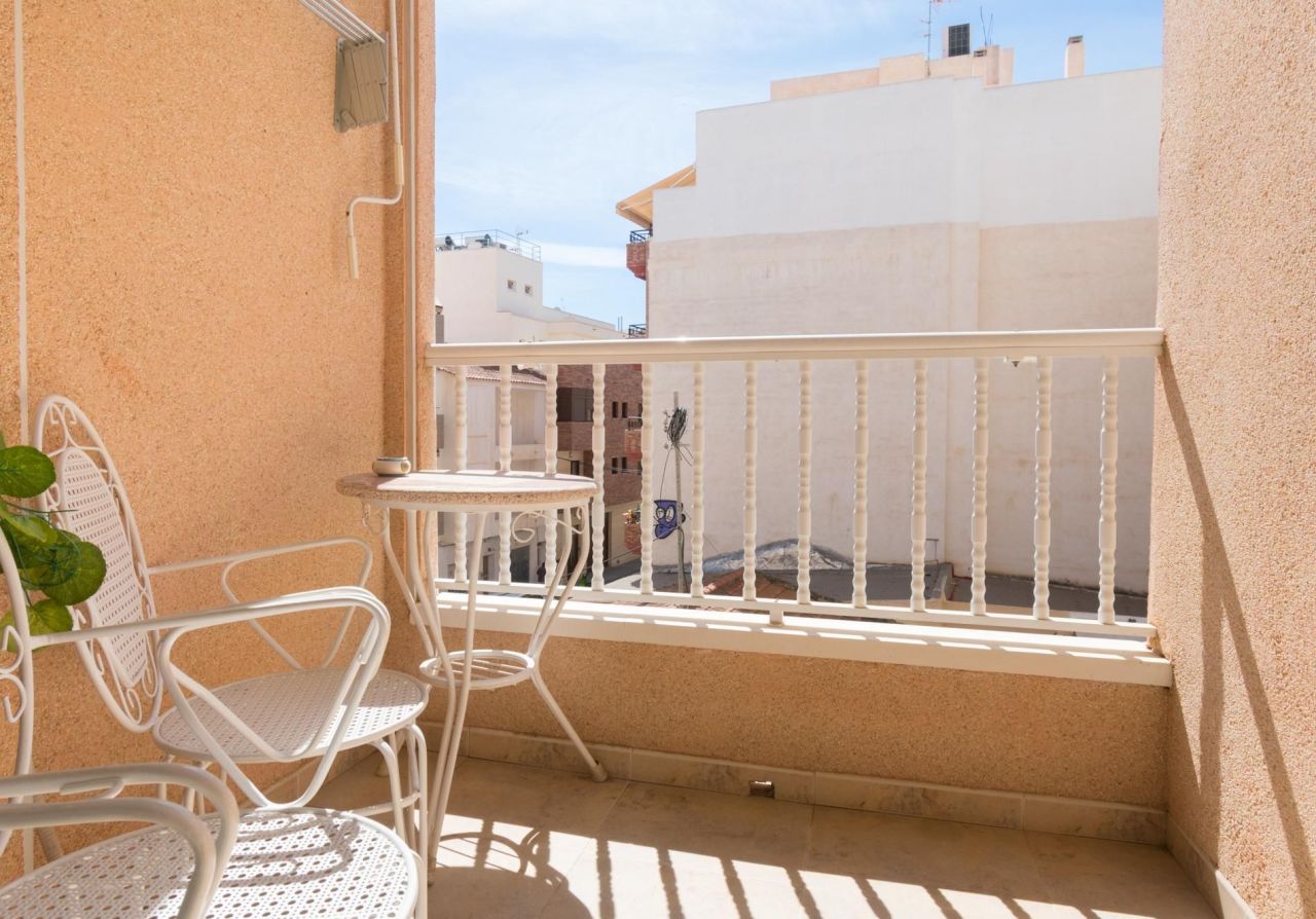 Flat in Torrevieja, Spain, 51 sq.m - picture 1
