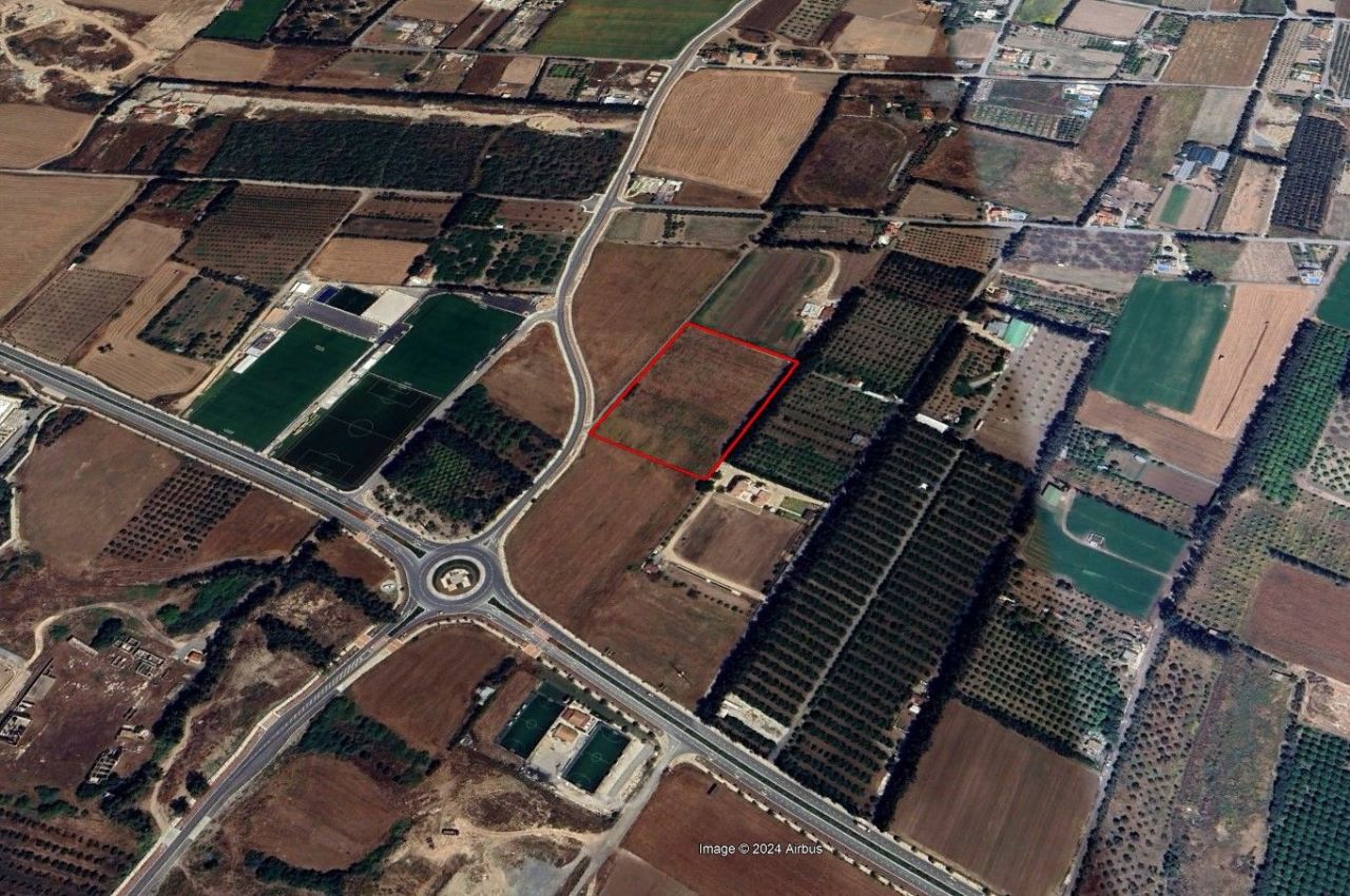 Land in Paphos, Cyprus, 14 983 sq.m - picture 1