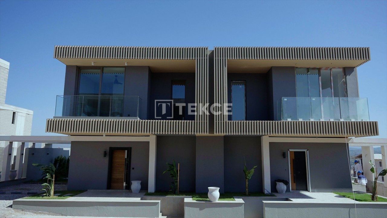 Villa in Milas, Türkei, 127 m2 - Foto 1