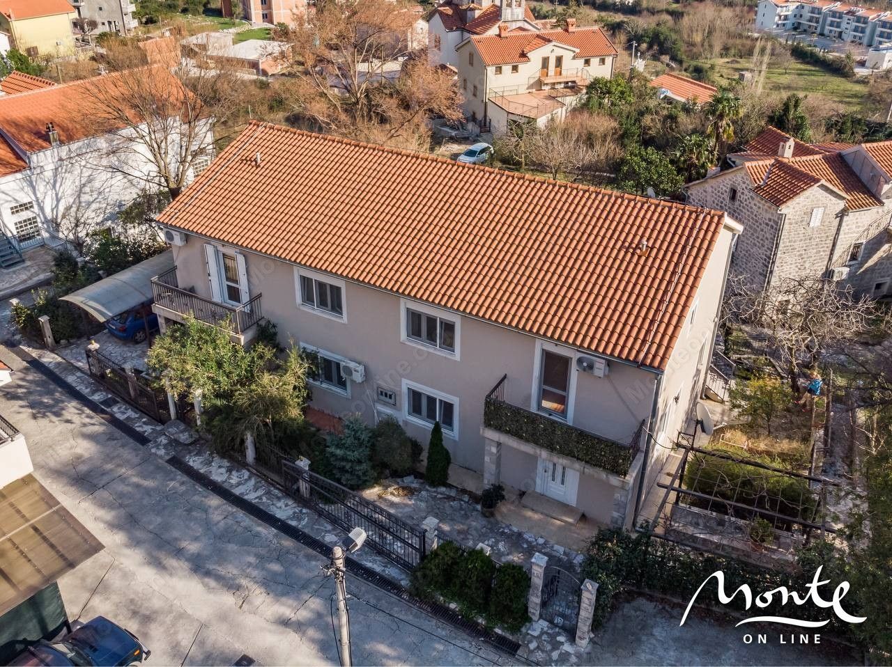 Haus in Kotor, Montenegro, 180 m2 - Foto 1