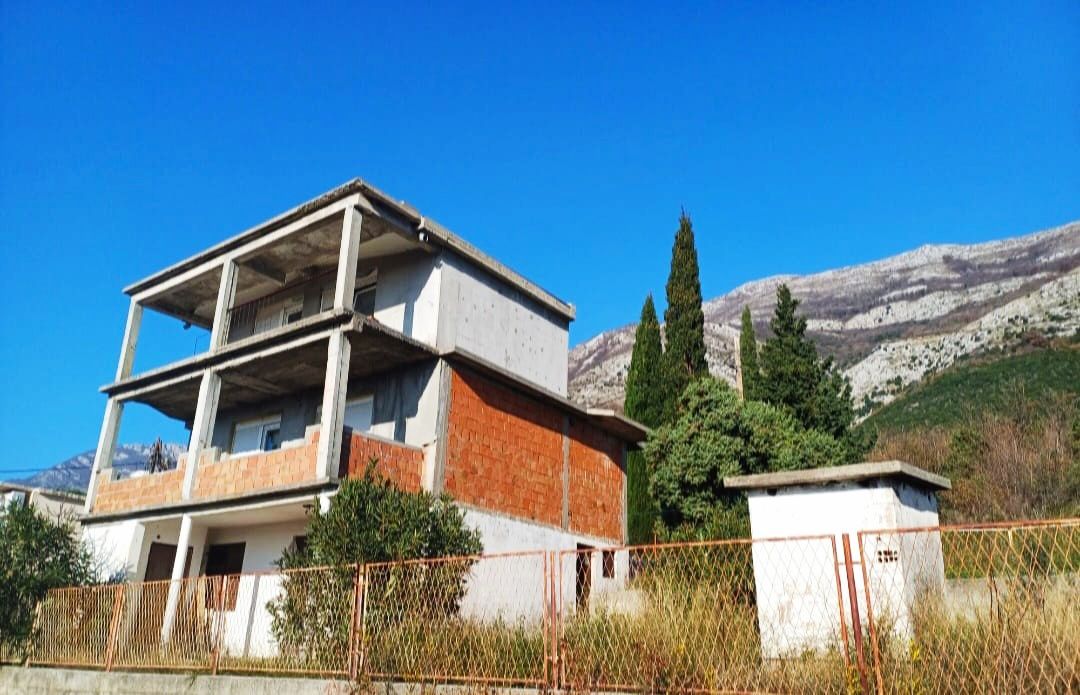 Haus in Sutomore, Montenegro, 150 m2 - Foto 1
