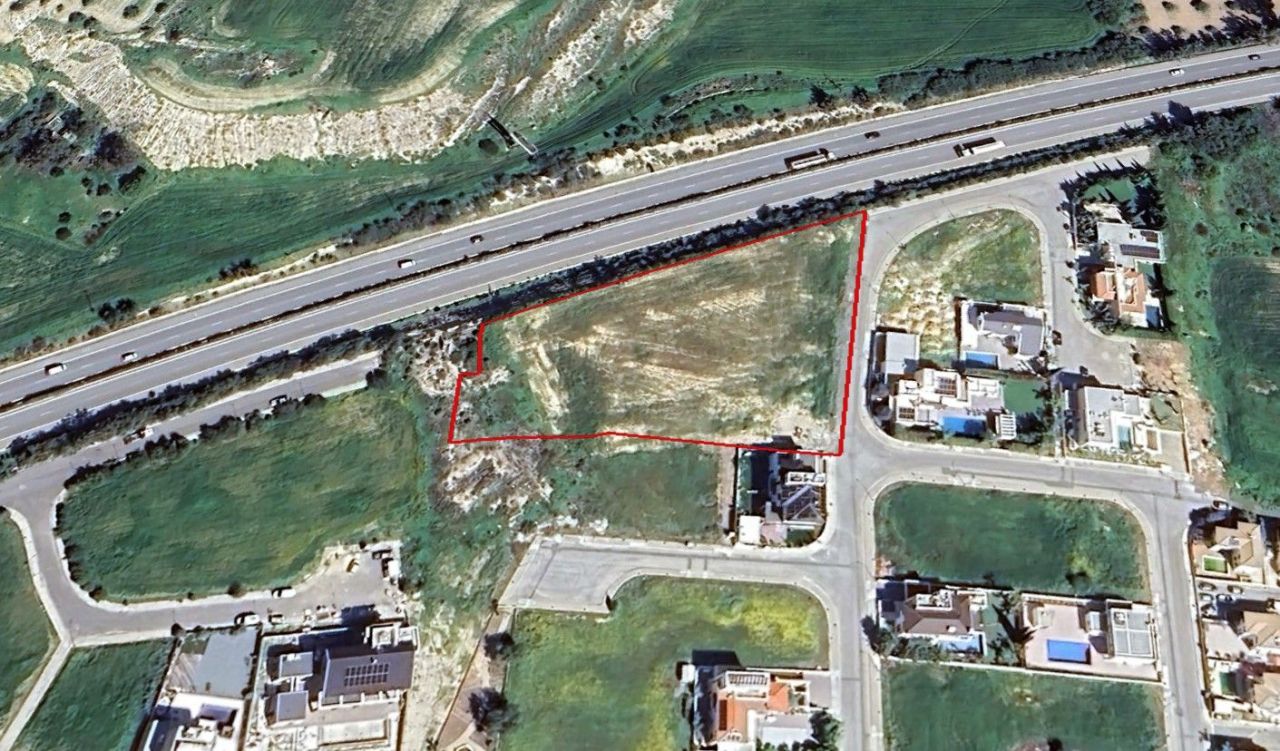 Terrain à Larnaca, Chypre, 6 125 m2 - image 1