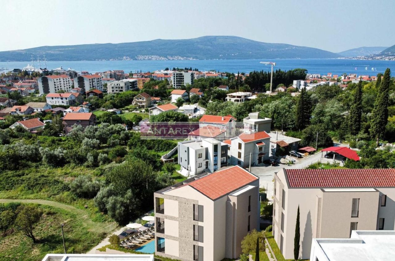Apartment in Tivat, Montenegro, 49.5 sq.m - picture 1